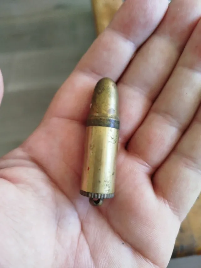 2 mecheros militares latón