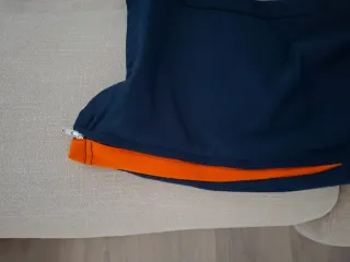 Pantalón Nike Azul con Detalles naranja