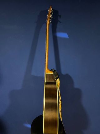 Bajo acústico Warwick Alien Deluxe 5 NT