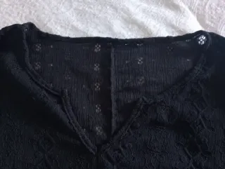 Blusa negra encaje