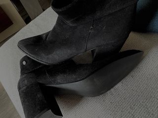 Botines negros de ante