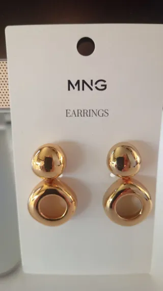 Pendientes dorados fiesta.