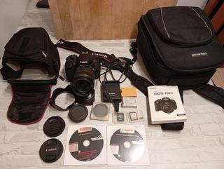 Cámara Canon EOS 700 Negra