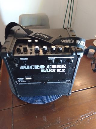 Roland Micro Cube RX Bass Amplificador
