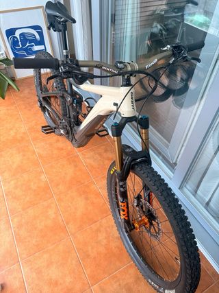 Bicicleta Eléctrica Giant Reign E+ 2020