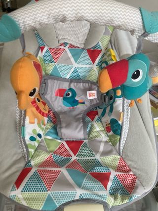 Hamaca bebé con música y movimiento