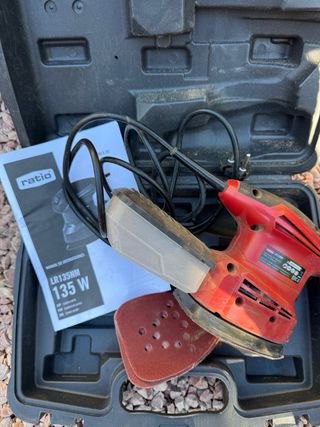 Lijadora RATIO LR135NM 135W con maletín