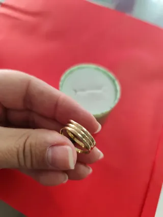 Anillo Gold Filled con Piedra Roja y Negra