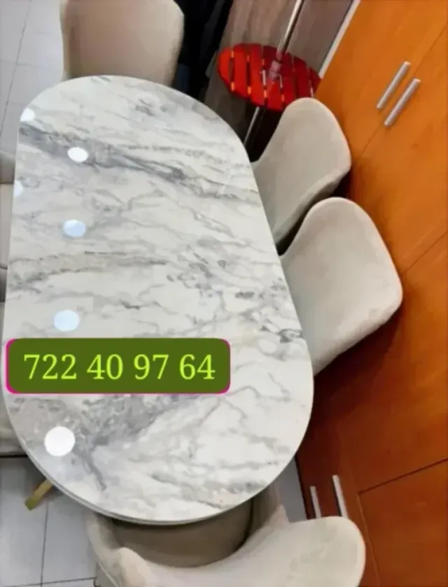 Mesa ovalada con 6 sillas