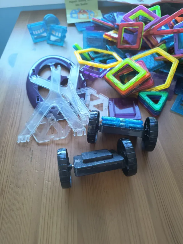 Piezas magnéticas de construcción