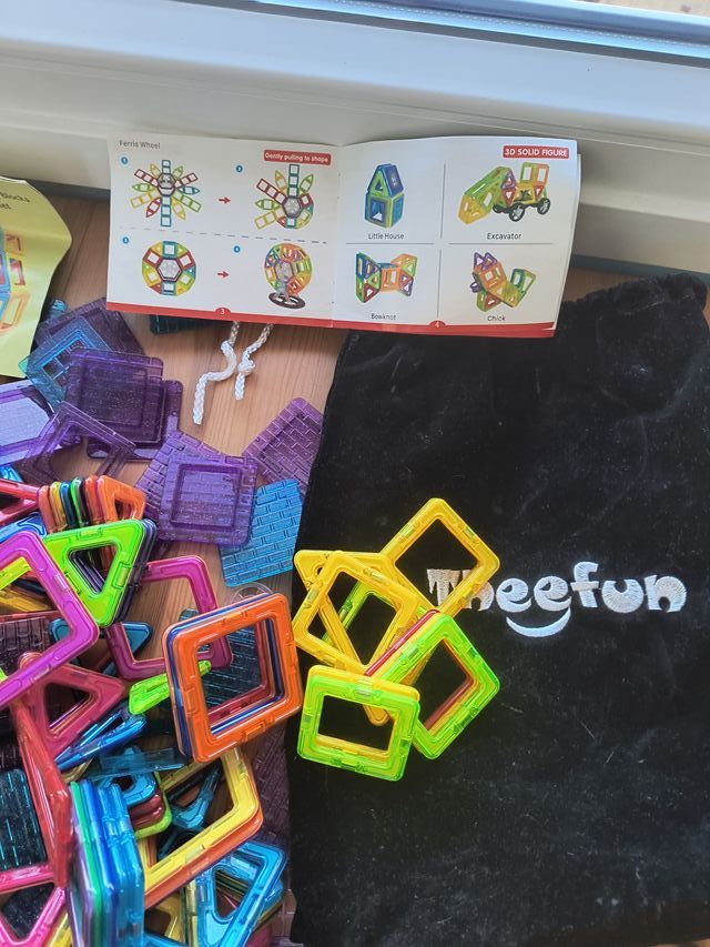 Piezas magnéticas de construcción