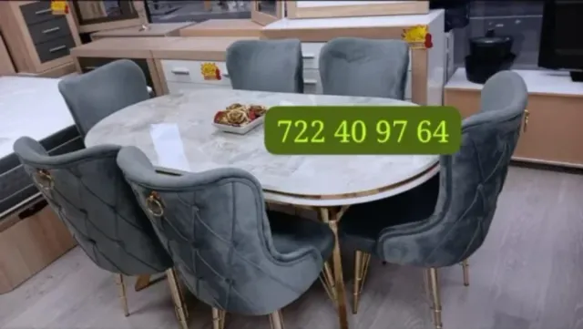 Mesa ovalada con 6 sillas terciopelo