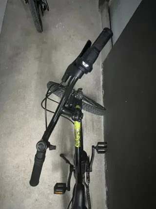 Bicicleta Rockrider niño 20 como nueva