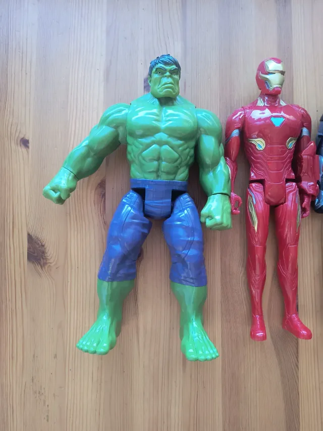 Muñecos Marvel: Hulk, Iron Man, Capitán América