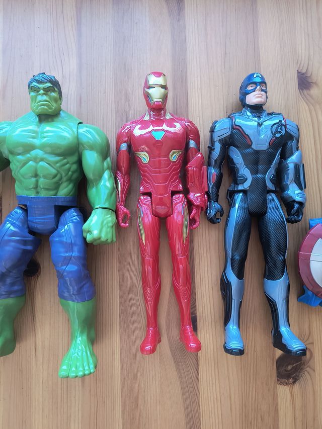 Muñecos Marvel: Hulk, Iron Man, Capitán América