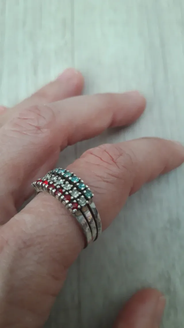 Anello in argento a 3 file con zirconia blu rossa Transpar