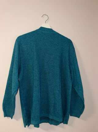 Jersey vintage azul oversize. estilo retro y2k