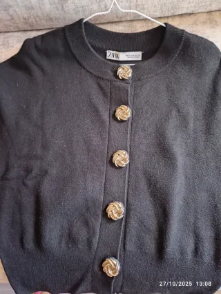 Chaqueta Zara Negra Talla S. Está nueva