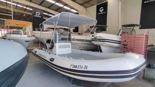 Lancha Capelli Tempest 530 (2021)