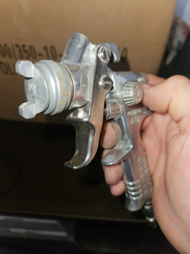 Pistolas Pintor Sagola 3300 G y 475