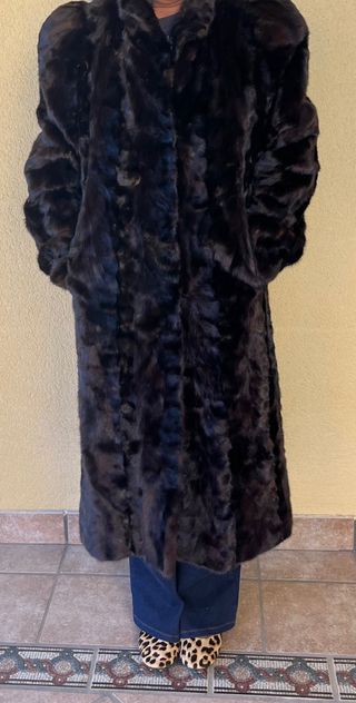 Abrigo de piel largo