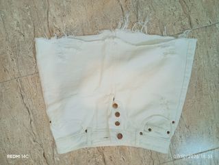 Mono negro con lazos