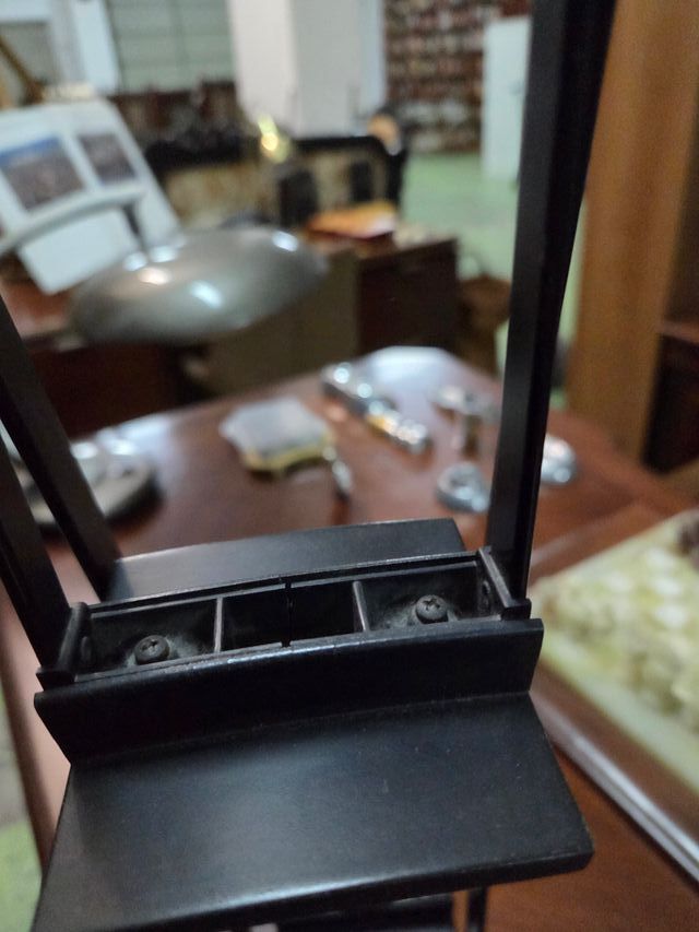 Lámpara de mesa modelo Artemide de Tizio diseño de