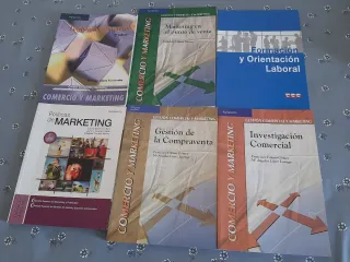 Se venden libros de Comercio y Markéting