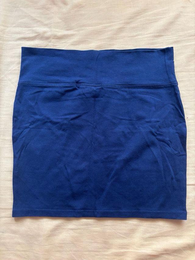 Falda azul marino