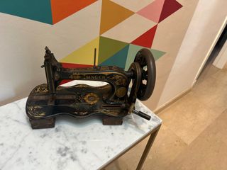 Máquina de coser Singer antigua