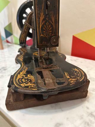 Máquina de coser Singer antigua