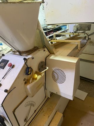 Cámara de reposo y pesadora panadería