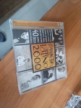 CD Caracter Latino 2000 - 40 Grandes Éxitos
