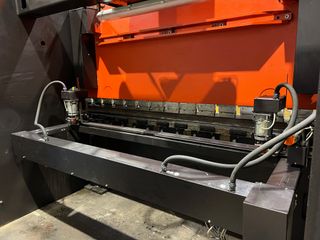 PLEGADORA ELECTRONICA AMADA HBF 125-30 DE 3000X125