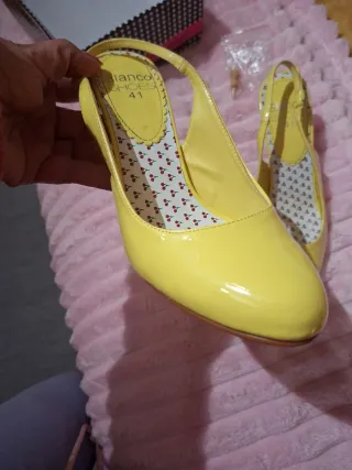 Zapatos tacón Bianco amarillos talla 41