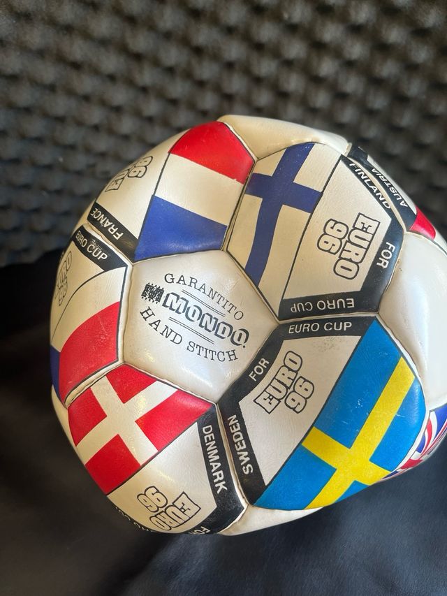 Pallone ufficiale della Coppa del Mondo FIFA 1996