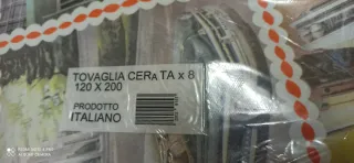 2 Tovaglie cerata 120x200 cm. L'altra 140 x 240