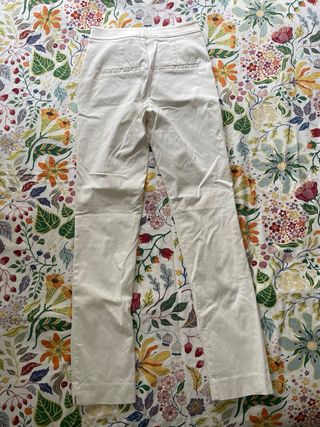 Pantalones blancos ajustados puestos 1 vez