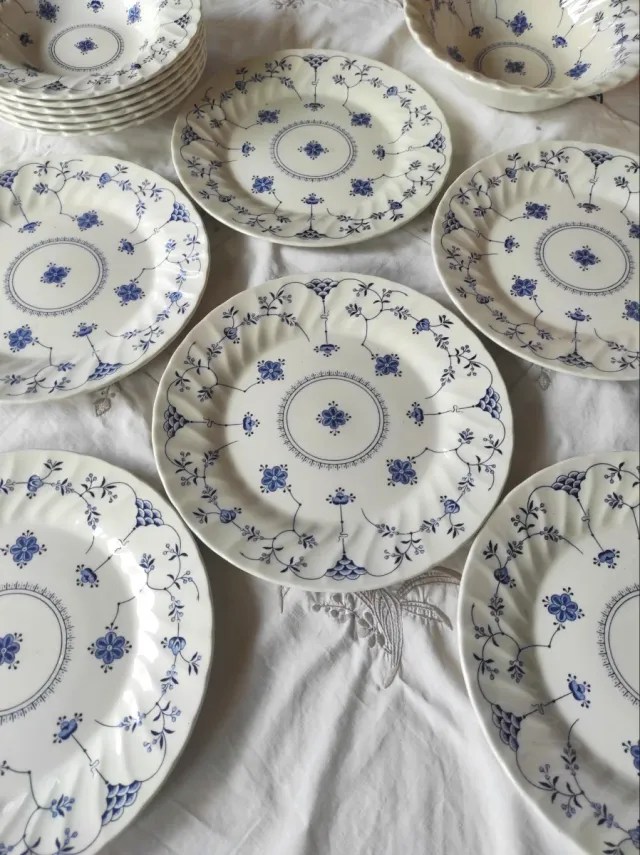 Servizio Churchill England 13 piatti