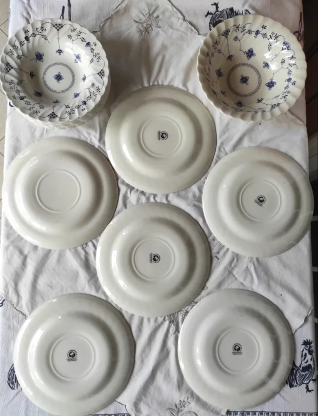 Servizio Churchill England 13 piatti