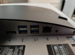 HP AiO Intel i5 500GB SSD 10GB RAM (8gb+2gb virt)