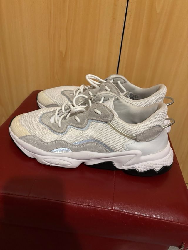 Adidas Ozweego Grises y Blancas