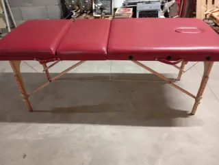 Lettino da massaggio rosso