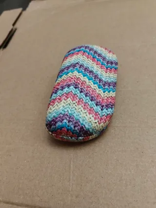 Estuche porta lentillas con espejo