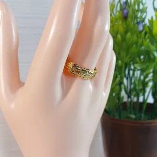 Anillo elegante acero dorado
