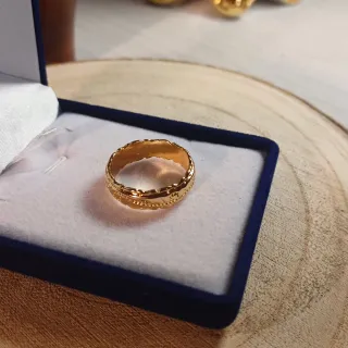 Anillo elegante acero dorado