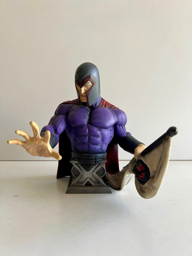 Busto Magneto Ultimate X-Men