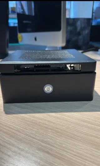 Caja PC Mini-ITX Negra