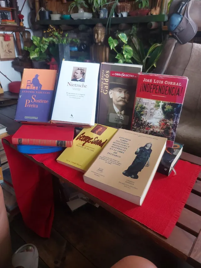 Sostiene Pereira Nietzsche Galdos plutarco López d