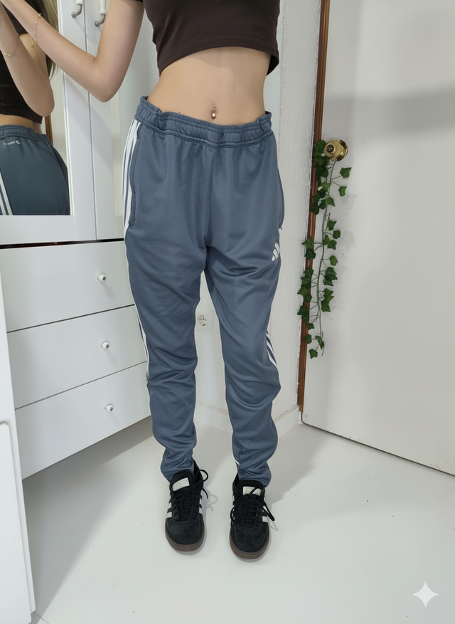 Pantalón chándal Adidas gris